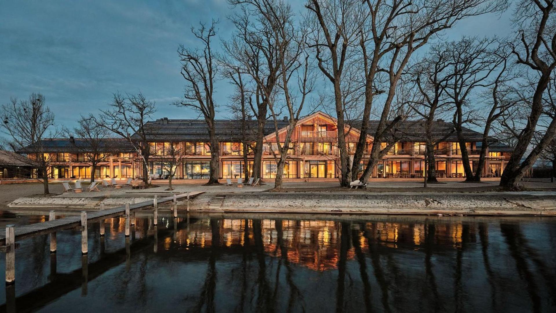 Chiemgauhof Lakeside Retreat Ubersee Exterior photo